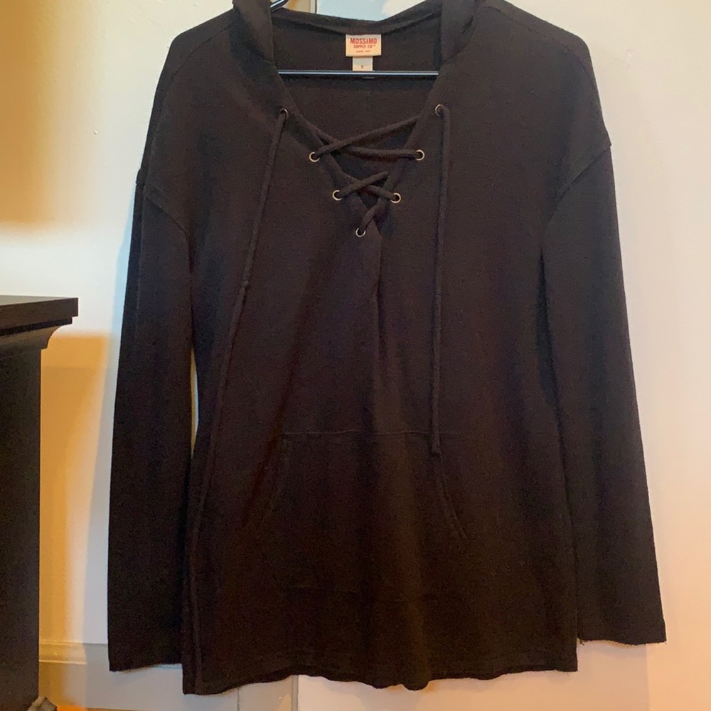 Hooded long sleeve black shirt with front pocket front tie up design